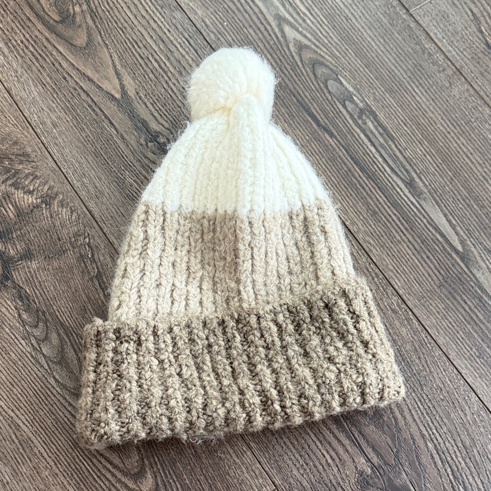 Ugg wool mohair blend hat one size NWOT